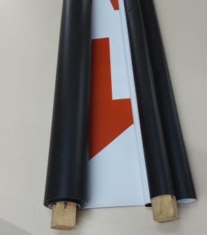 Faixa em lona, com bastão quadrado nas laterais Lona 280g ou 440g  4x0 Brilho Bastão quadrado 