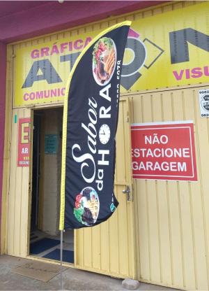 Wind Banner 2,80 x 0,70m (SOMENTE A BANDEIRA, SEM HASTE E BASE) Tecido Oxfordine 2,05 x 0,70m    